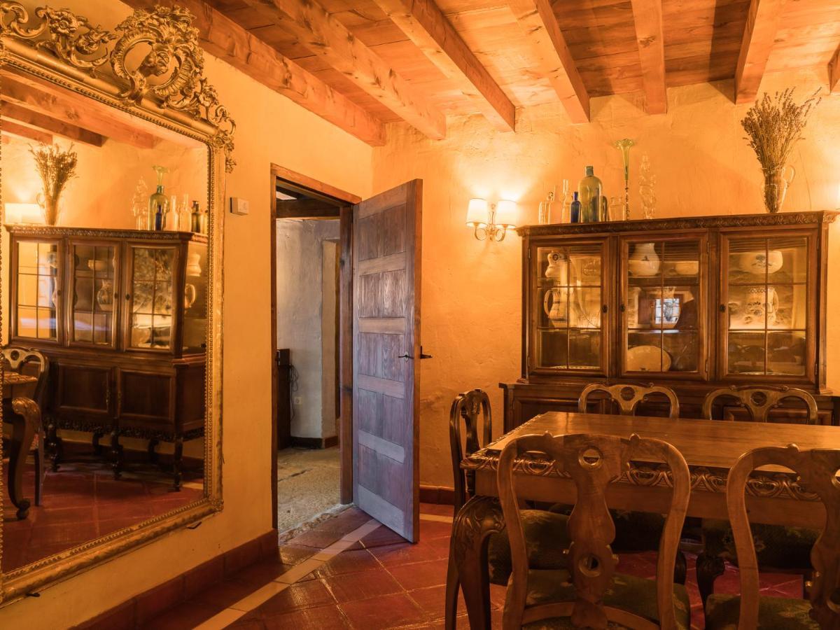 Posada Real La Casa De Arriba Наваредонда де Гредос Екстериор снимка