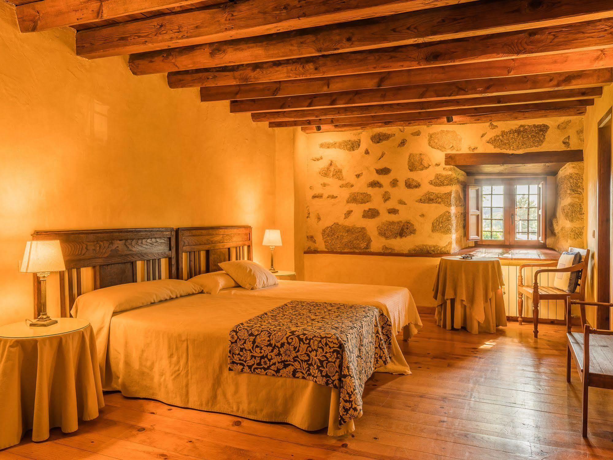 Posada Real La Casa De Arriba Наваредонда де Гредос Екстериор снимка